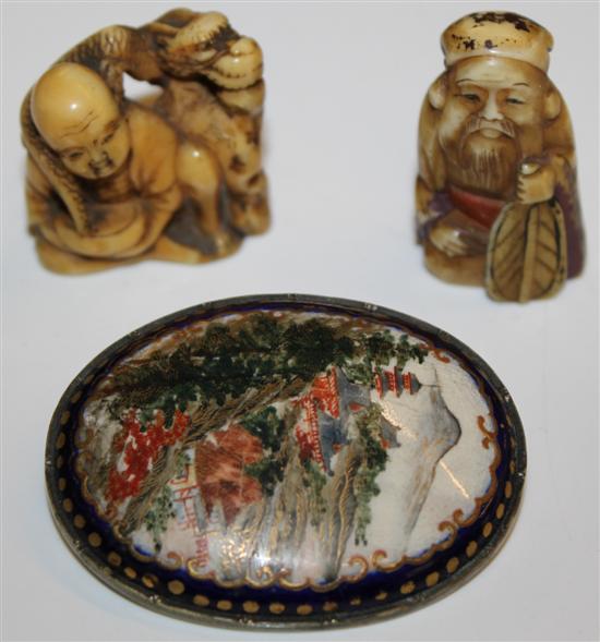 2 ivory netsuke and brooch(-)